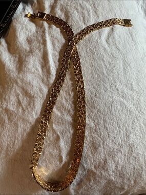 "KOREA" stamp on a gold-toned necklace signifies quality Vintage necklace